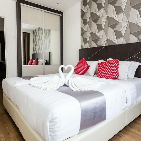 E-Red Hotel Melaka Exterior photo
