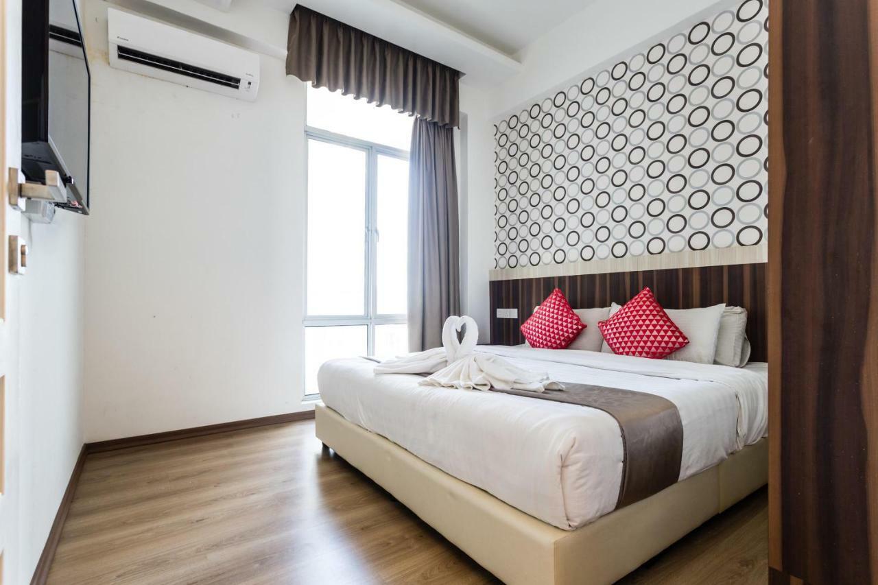 E-Red Hotel Melaka Exterior photo